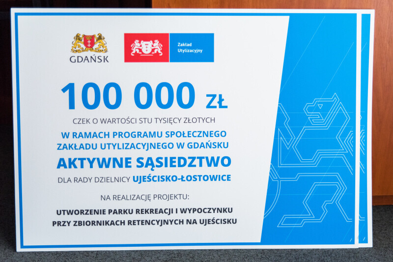 Zdjęcie Przekazanie czeków w ramach Programu Społecznego „Aktywne Sąsiedztwo” 4