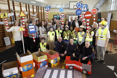 Przekazanie miasteczek ruchu drogowego Gdańskim szkołą