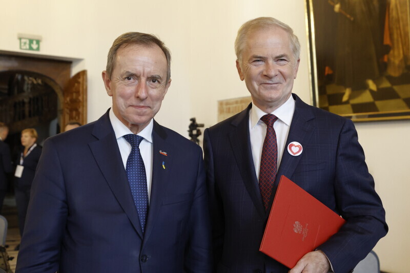 Zdjęcie Przekazanie uchwały Senatu prezydentowi Lechowi Wałęsie 4