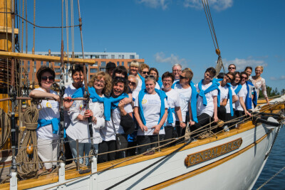 Rejs członkiń Akademii Walki z Rakiem żaglowcem Generał Zaruski