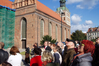 Spacer z przewodnikiem 