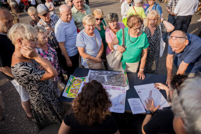 Spotkanie z mieszkańcami przy stole w dzielnicy - Zaspa Młyniec