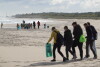 Sprzątanie plaż w ramach akcji - Sprzątanie świata