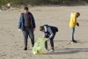 Sprzątanie plaż w ramach akcji - Sprzątanie świata