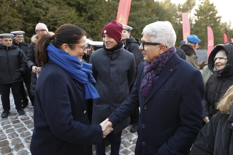 Zdjęcie Światło dla Bohaterów - rocznica powołania Armii Krajowej 1