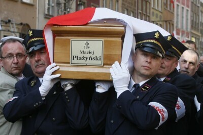 Trumna z ciałem Macieja Płażyńskiego