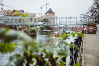 Tymczasowy mostek na Motławie