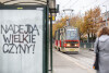 Udekorowany tramwaj w dniu Świeta Niepodległości