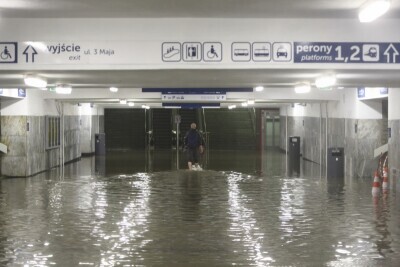 Ulewa w Gdańsku, podtopione ulice i budynki