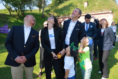 Uroczyste podniesienie flagi polskiej na Górze Gradowej