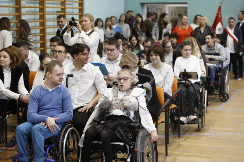 Zdjęcie Uroczystość 4. rocznicy nadania zespołowi szkół specjalnych na Przymorzu, przy ul. Jagiellońskiej 11, imienia Pawła Adamowicza 3