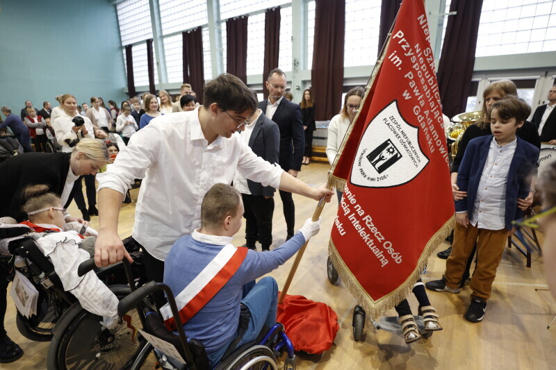 Zdjęcie Uroczystość 4. rocznicy nadania zespołowi szkół specjalnych na Przymorzu, przy ul. Jagiellońskiej 11, imienia Pawła Adamowicza 20