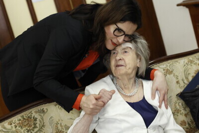  Wizyta Prezydent Gdańska Aleksandry Dulkiewicz u 100-latki Genowefy Gostkowskiej