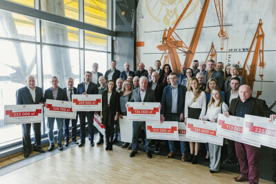 Wręczenie czeków beneficjentom dotacji sportowych