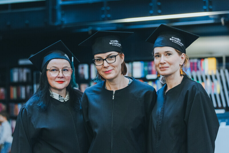 Zdjęcie Wręczenie dyplomów studiów MBA zarządzanie polityką energetyczną i klimatyczną w ramach Studium Obywatelskiego im. P. Adamowicza 1