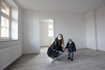 Wręczenie kluczy lokatorom budynku przy ulicy Dickensa