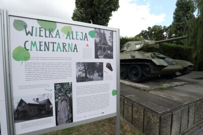 Wystawa plenerowa poświęcona Wielkiej Alei Lipowej.