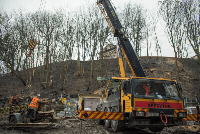 Wzmacnianie skarpy na Biskupiej Górce