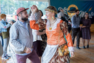 Zabawa w stylu retro na Dolnym Mieście