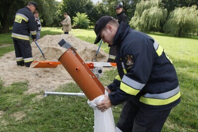 Zapory przeciwpowodziowe dla gdańskich strażaków