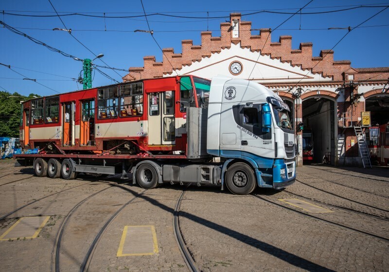 Zdjęcie Stopiątki jadą na złom 2