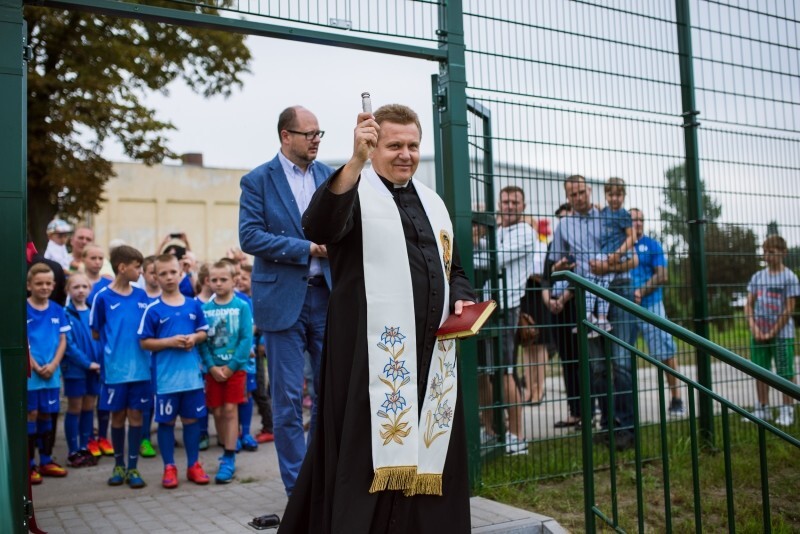 Zdjęcie otwarcie_boiska_ZSM 5
